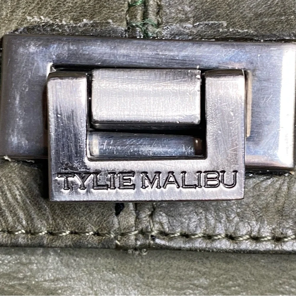 Tylie Malibu Y2K Green Leather Laptop Messenger Bag - Picture 7 of 11